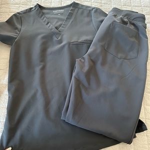 Women’s Mandala scrub set size XS, XS tall